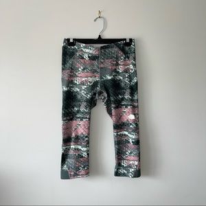 The North Face Multicolor Motus Capri Tights Balsam Women's Size Small